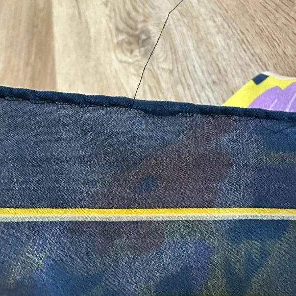 Vintage KenzoTakada Colorful bird and Floral Design Silk Scarf 33x33” - Picture 11 of 11